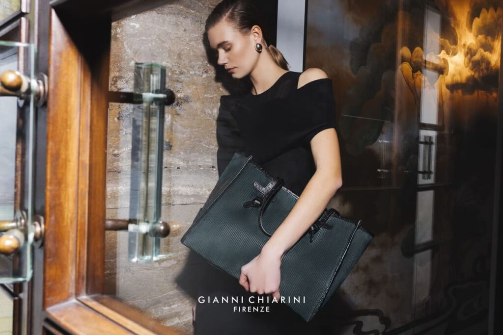 Borsa DUA di Gianni Chiarini Firenze in pelle effetto anguilla verde
