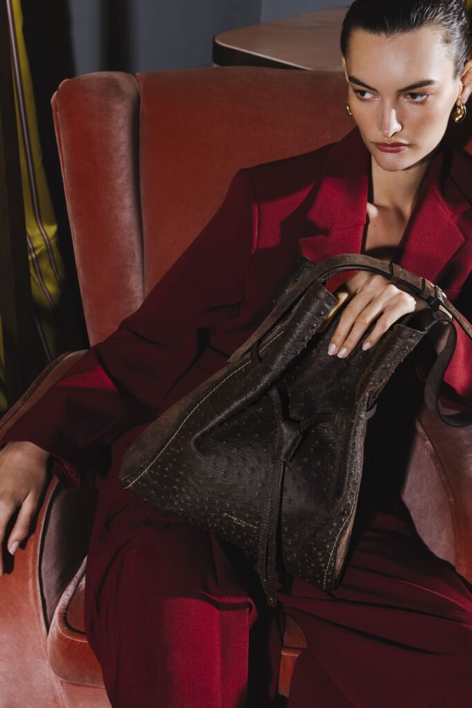 Borsa SIENNA di Gianni Chiarini Firenze in pelle effetto struzzo, nuova icona della collezione autunno inverno 2026-27