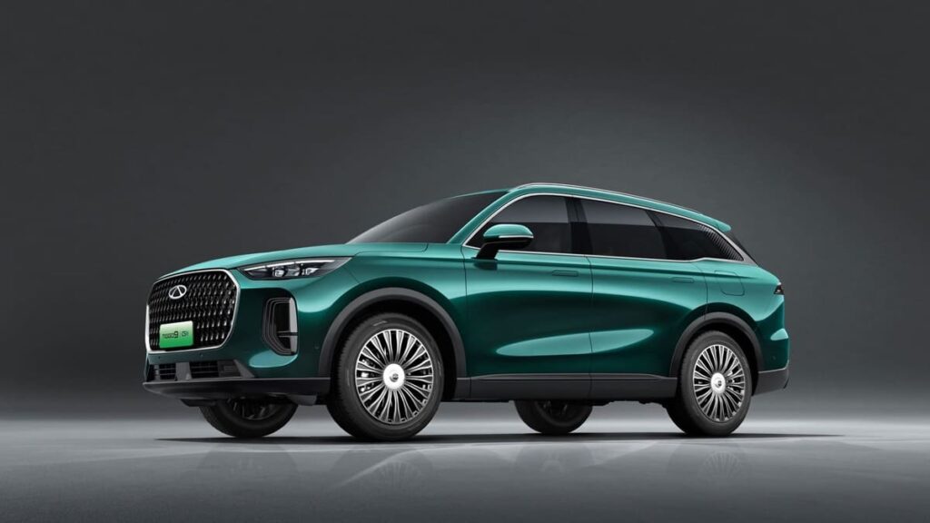 Profilo della Chery Tiggo 9, SUV lungo 4,81 metri