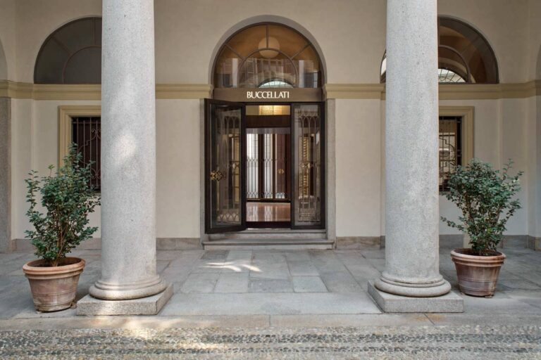 Ingresso del flagship Buccellati a Palazzo Gavazzi, in via Montenapoleone 23 a Milano