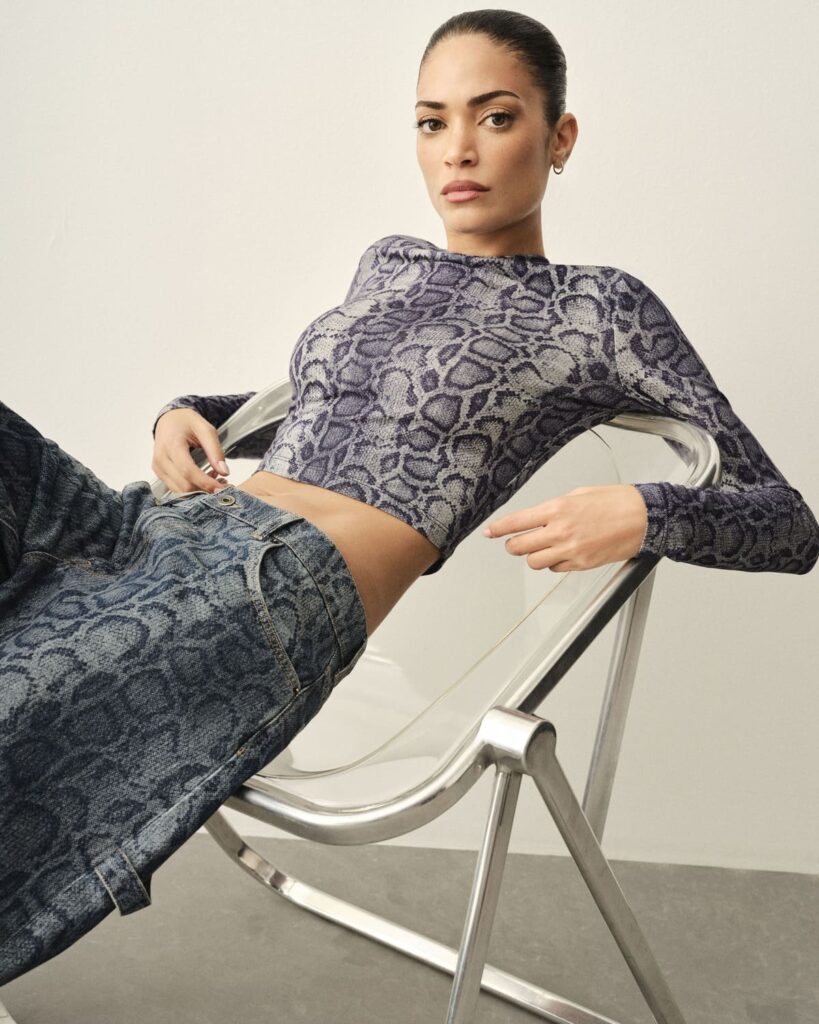 Look total look in stampa pitone tono su tono della capsule collection Liu Jo feat. Elodie, secondo drop