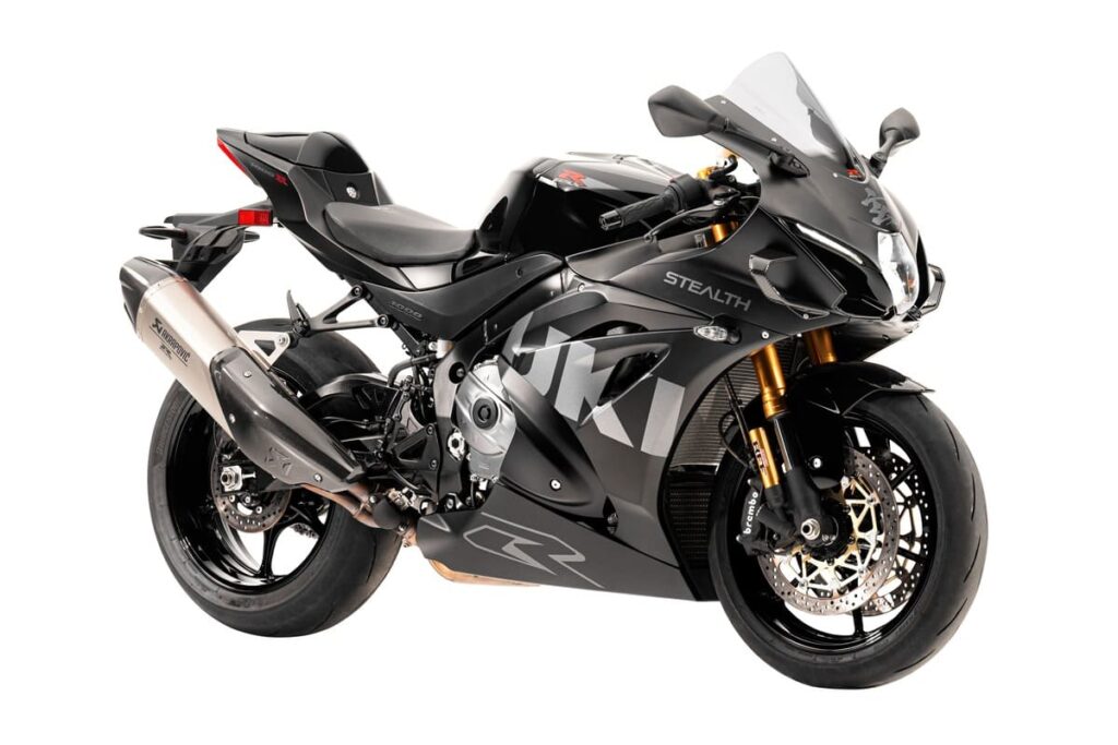 Suzuki GSX-R1000R Stealth, vista laterale tre quarti con la livrea total black